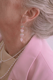 Aretes Latidos de Mamá, joya de plata .925, con cuarzo rosa y perla – Gabriela Sánchez (vista 3)