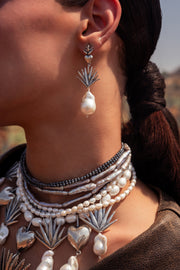 Aretes Agave Rosario, joya de plata .925, con perla – Gabriela Sánchez (vista 2)