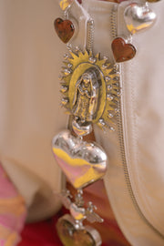 Collar Corazón de Guadalupana, joya de plata .925, con ámbar – Gabriela Sánchez (vista 5)