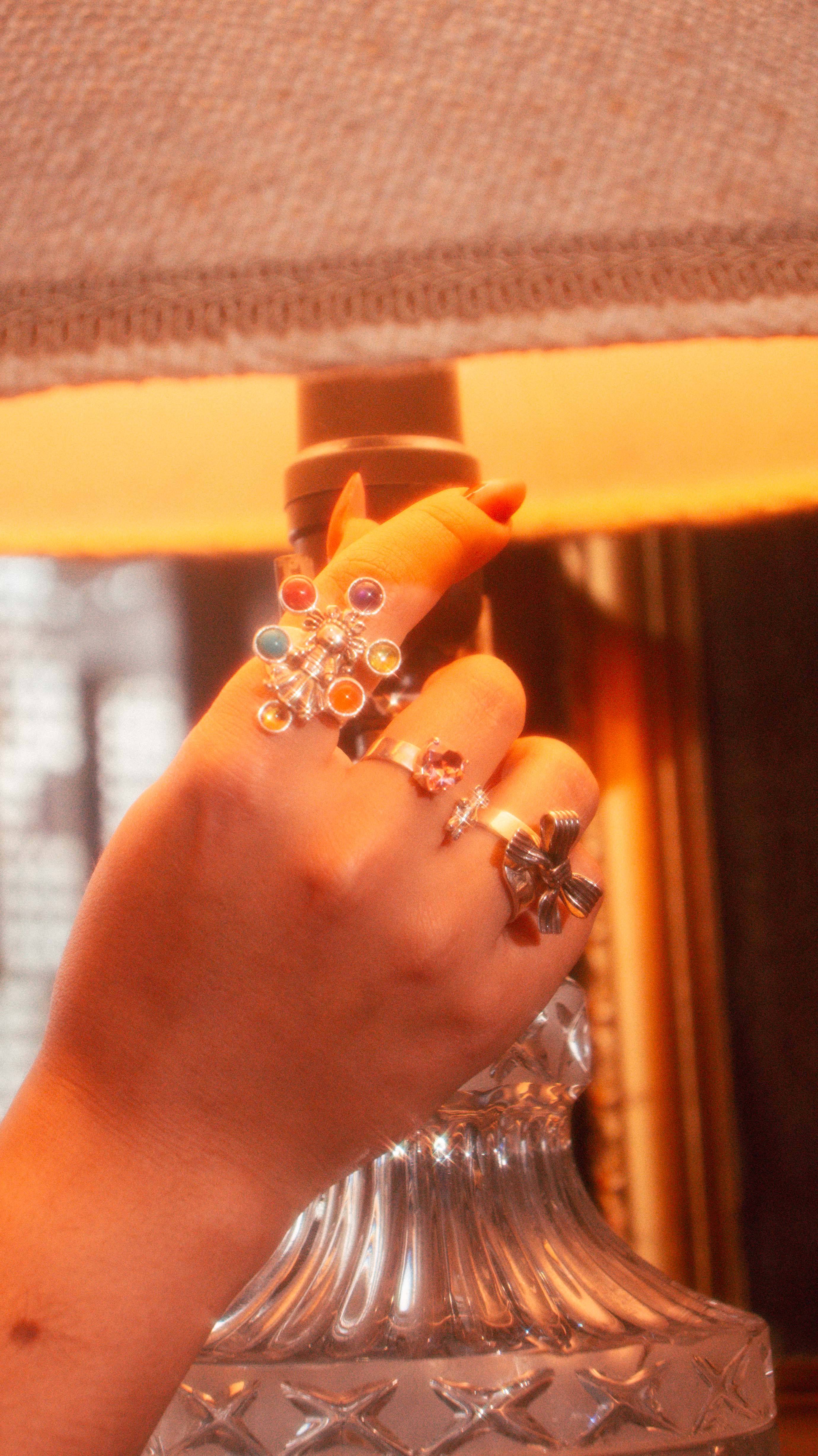 Anillo Muñeca chica con Biseles, joya de plata .925, con amatista y gemas de colores – Gabriela Sánchez (vista 2)
