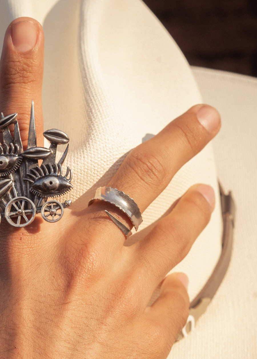 Anillo Penca Espiral, joya de plata .925 – Gabriela Sánchez (vista 4)