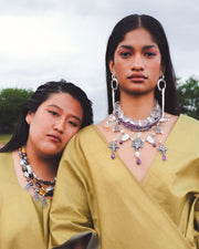 Collar Reflejo Ancestral, joya de plata .925, con cristal de roca y cuarzo tornasol – Gabriela Sánchez