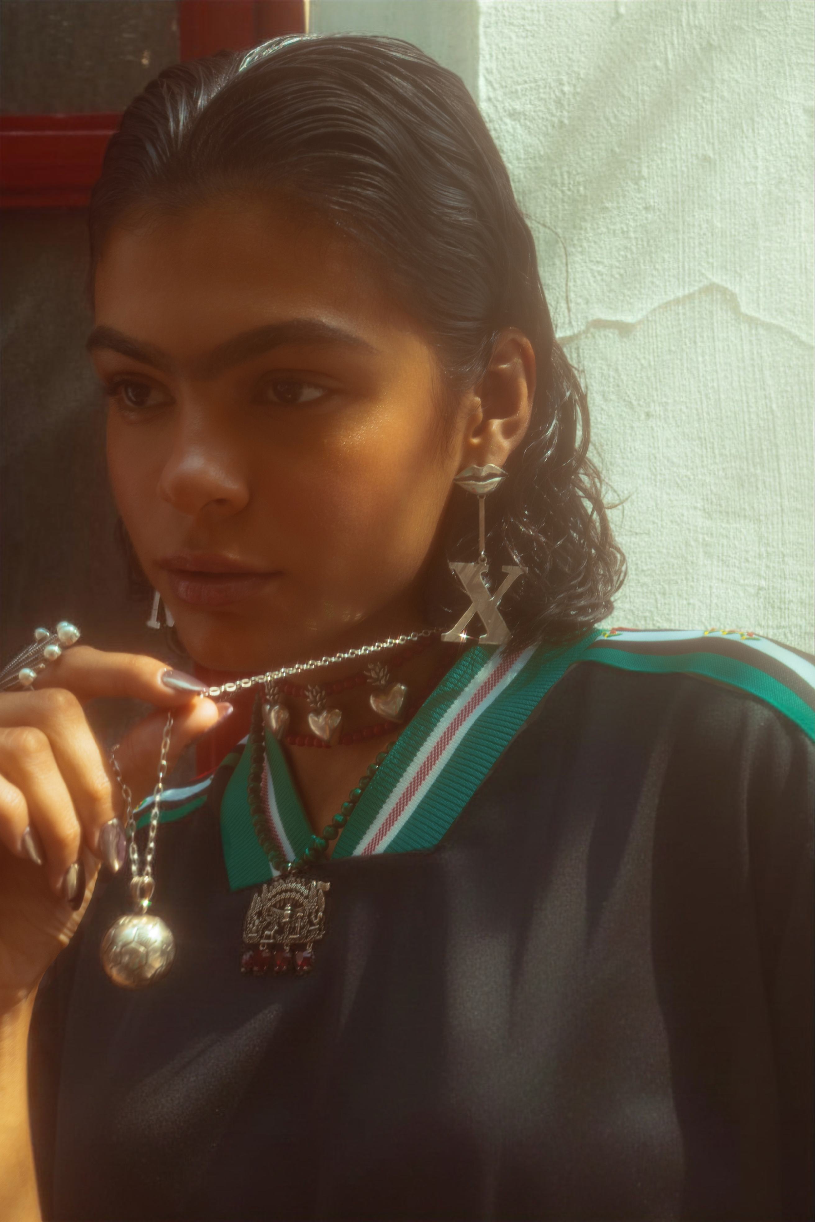 Collar Estandarte, joya de plata .925, con malaquita y cristal Swarovski – Gabriela Sánchez (vista 2)