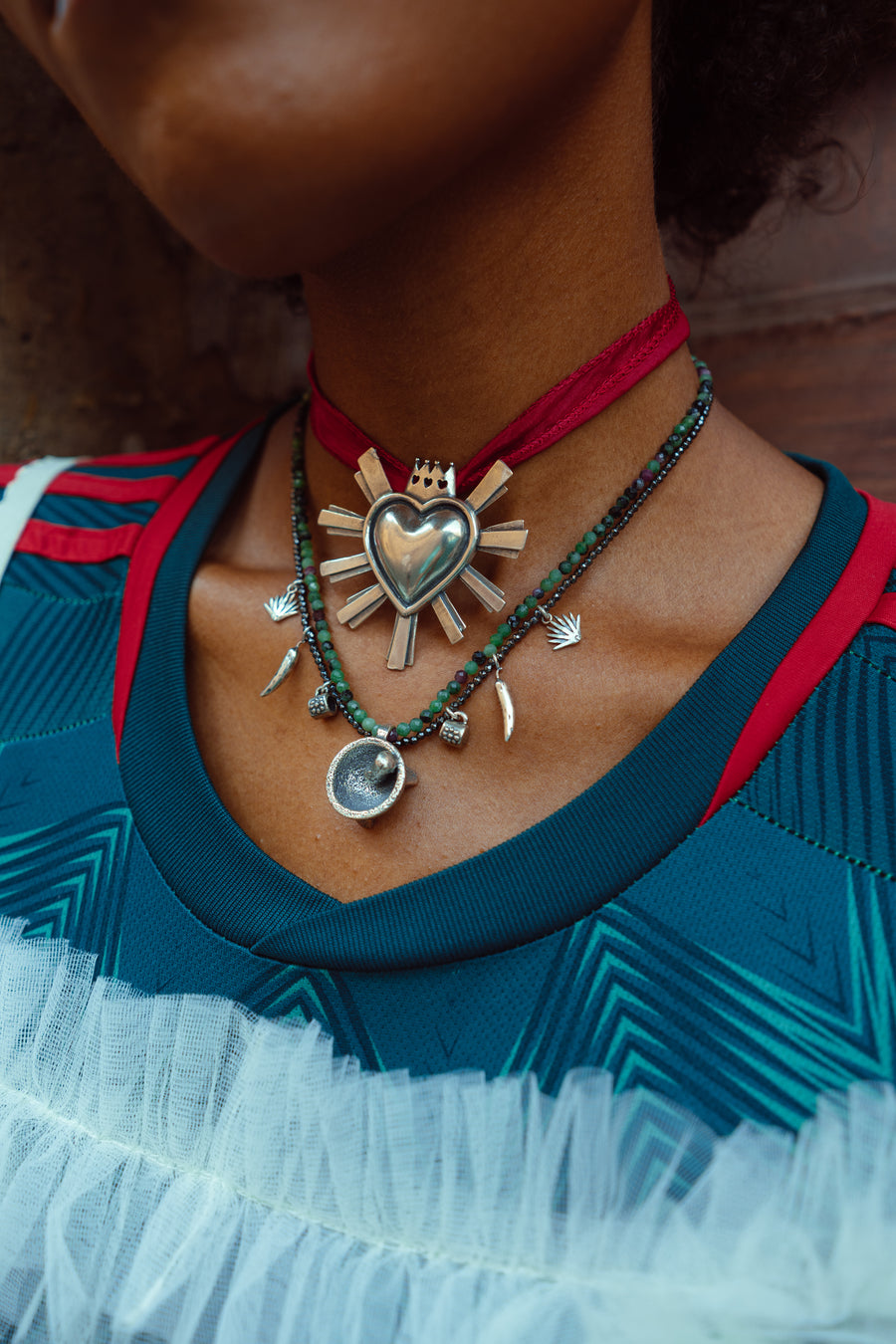 Collar Salsa Mexicana, joya de plata .925, con fucsita y hematita – Gabriela Sánchez (vista 3)