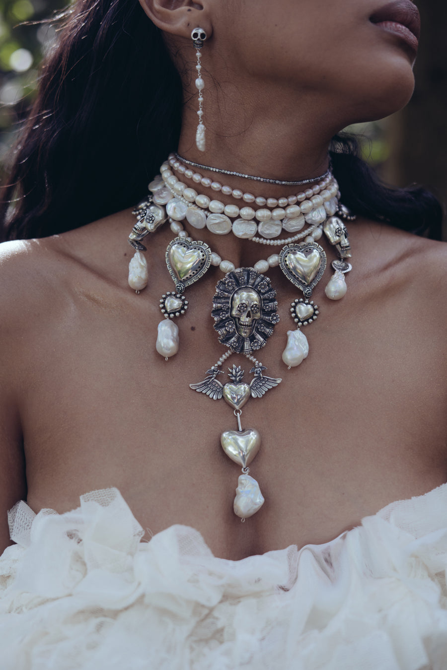 Choker Exvoto de Perlas, joya de plata .925, con hematita – Gabriela Sánchez (vista 5)
