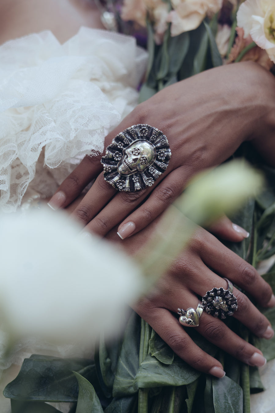 Anillo Calaca Tehuana, joya de plata .925 – Gabriela Sánchez (vista 2)