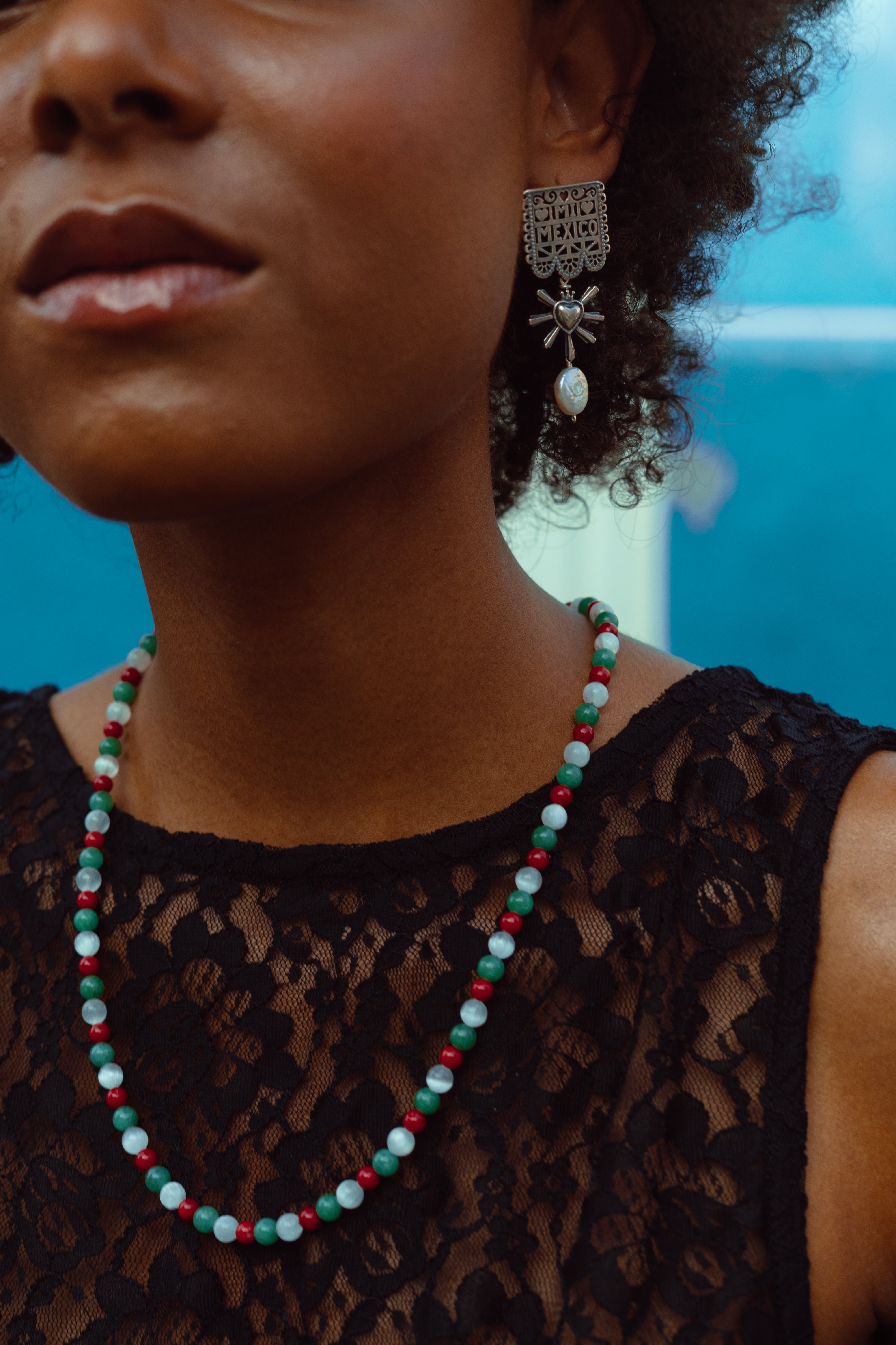 Collar Bandera, joya de plata .925, con coral y jade – Gabriela Sánchez (vista 2)