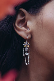 Aretes Huesitos Flor del Viento, joya de plata .925 – Gabriela Sánchez (vista 2)