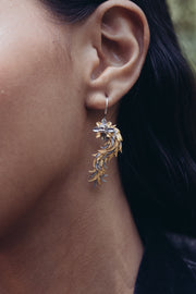Aretes Quetzalcóatl Dorado, joya de plata .925 – Gabriela Sánchez (vista 2)