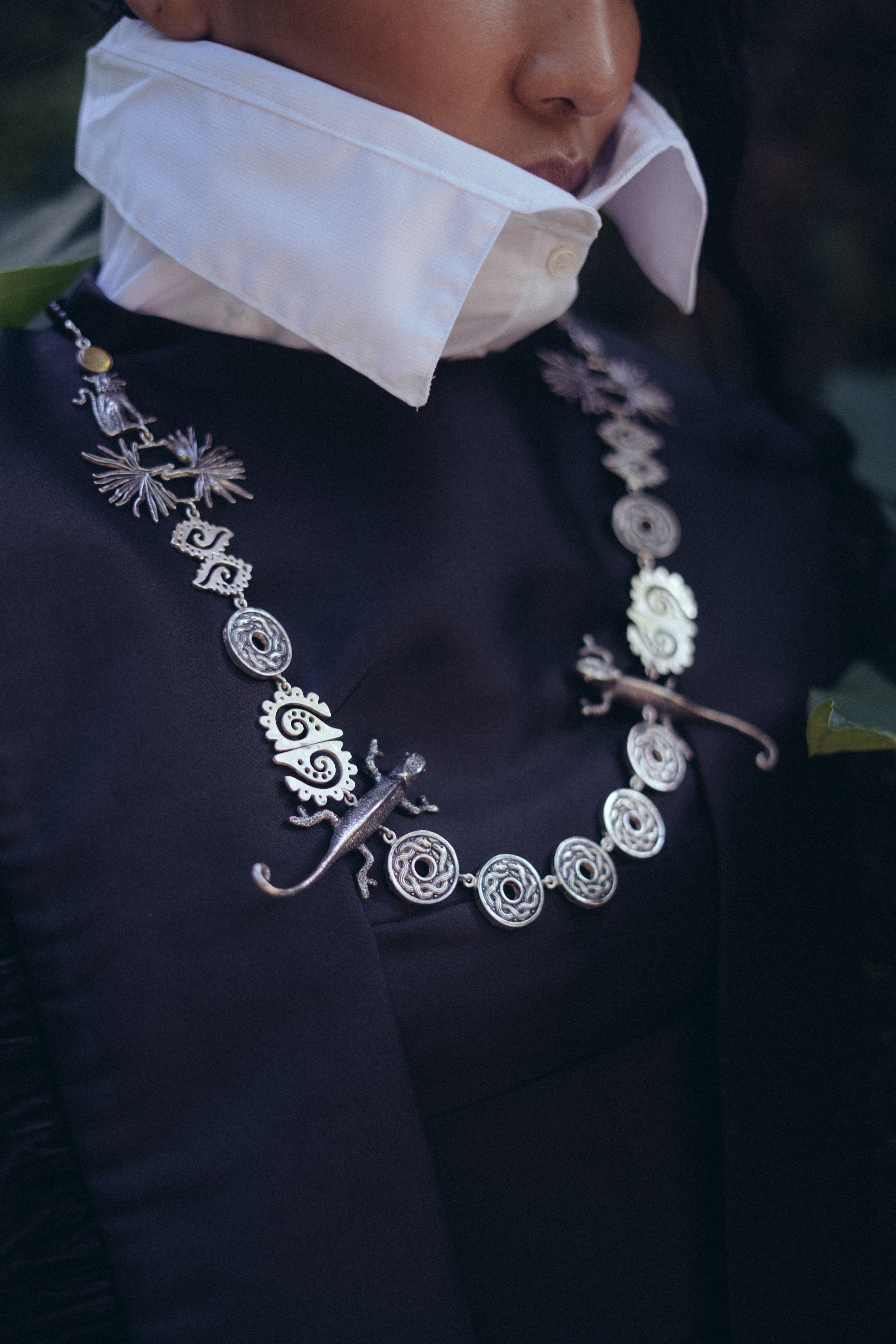 Collar Juego Prehispánico, joya de plata .925, con ámbar y ónix – Gabriela Sánchez