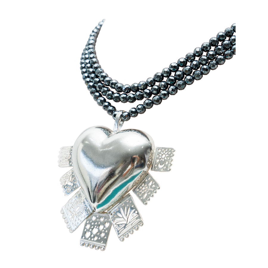 Collar Latido de Fiesta, joya de plata .925, con hematita – Gabriela Sánchez (vista 3)