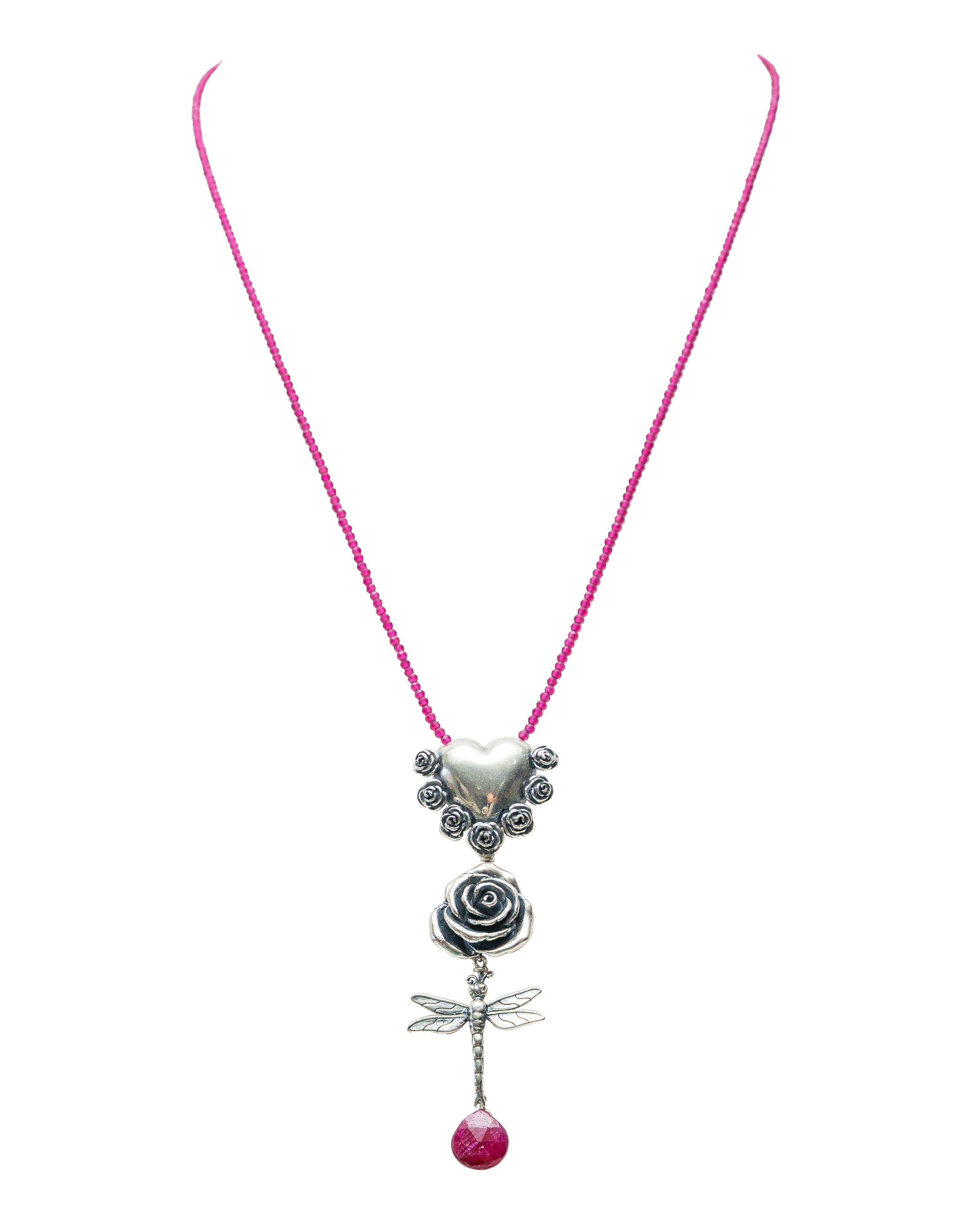 Collar Libélula Corazón, joya de plata .925, con rubí – Gabriela Sánchez