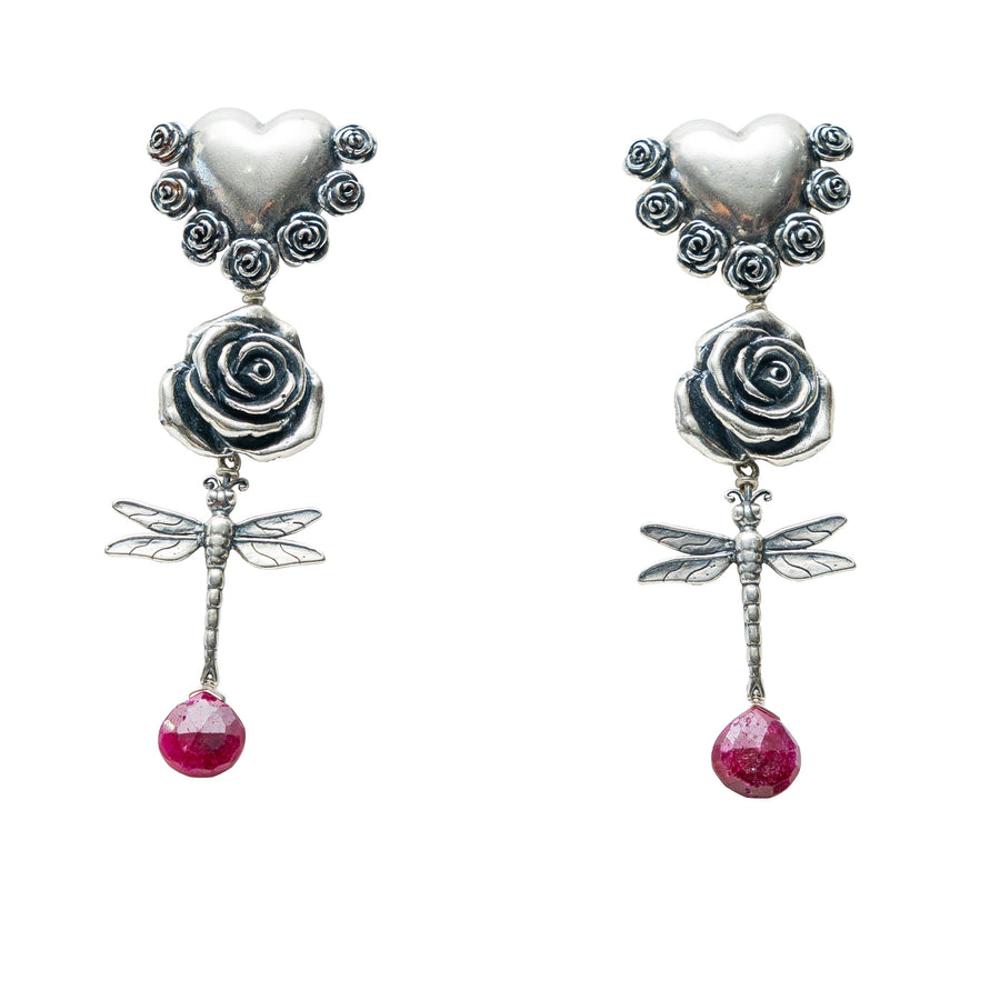 Aretes Libélula Corazón, joya de plata .925, con rubí – Gabriela Sánchez (vista 2)