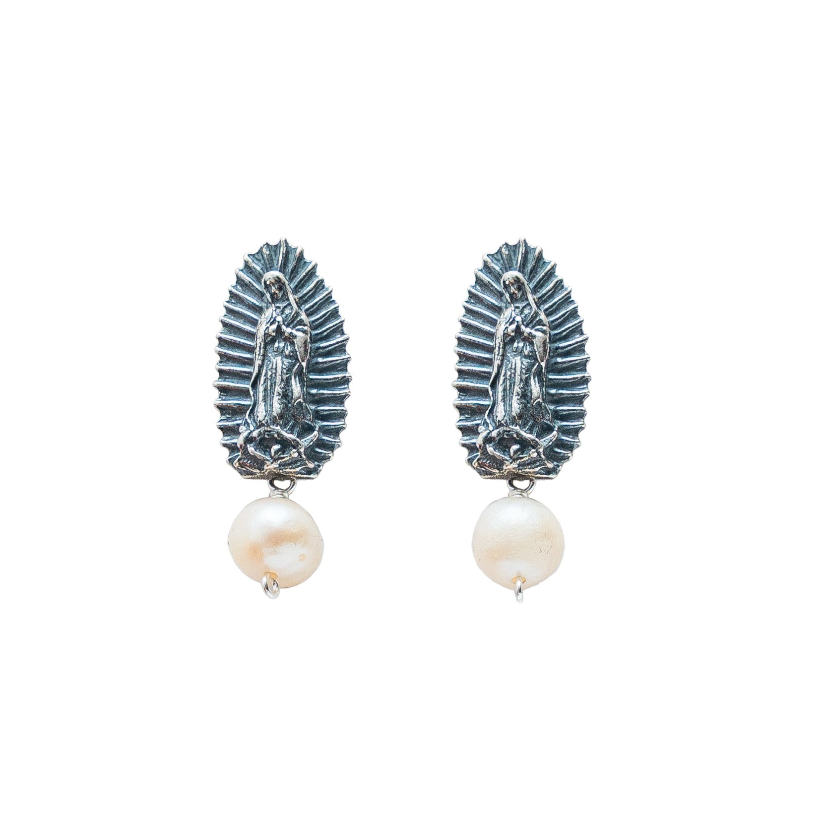 Aretes Divina Compañía, joya de plata .925, con perla – Gabriela Sánchez