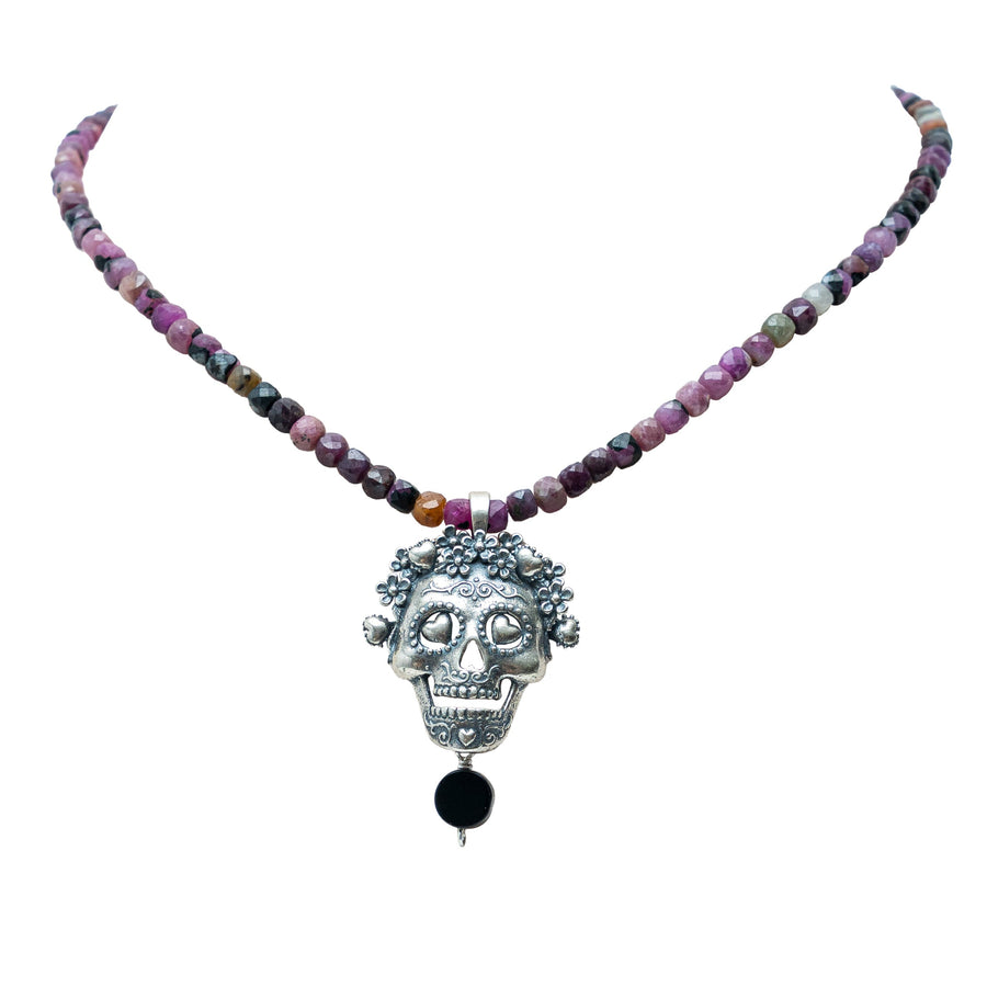 Collar La Catrina, joya de plata .925, con turmalina y ónix – Gabriela Sánchez