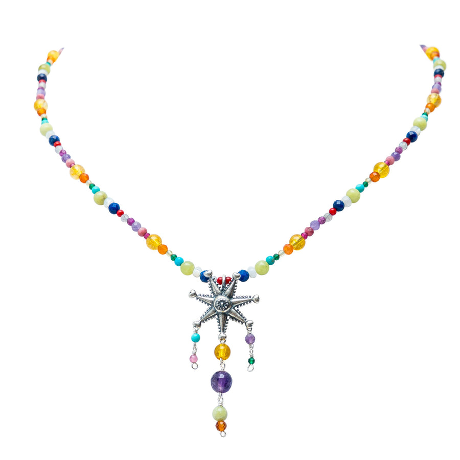Collar Dulces de la Piñata, joya de plata .925, con coral y labradorita – Gabriela Sánchez
