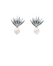 Aretes Agave Blanco, joya de plata .925, con perla – Gabriela Sánchez