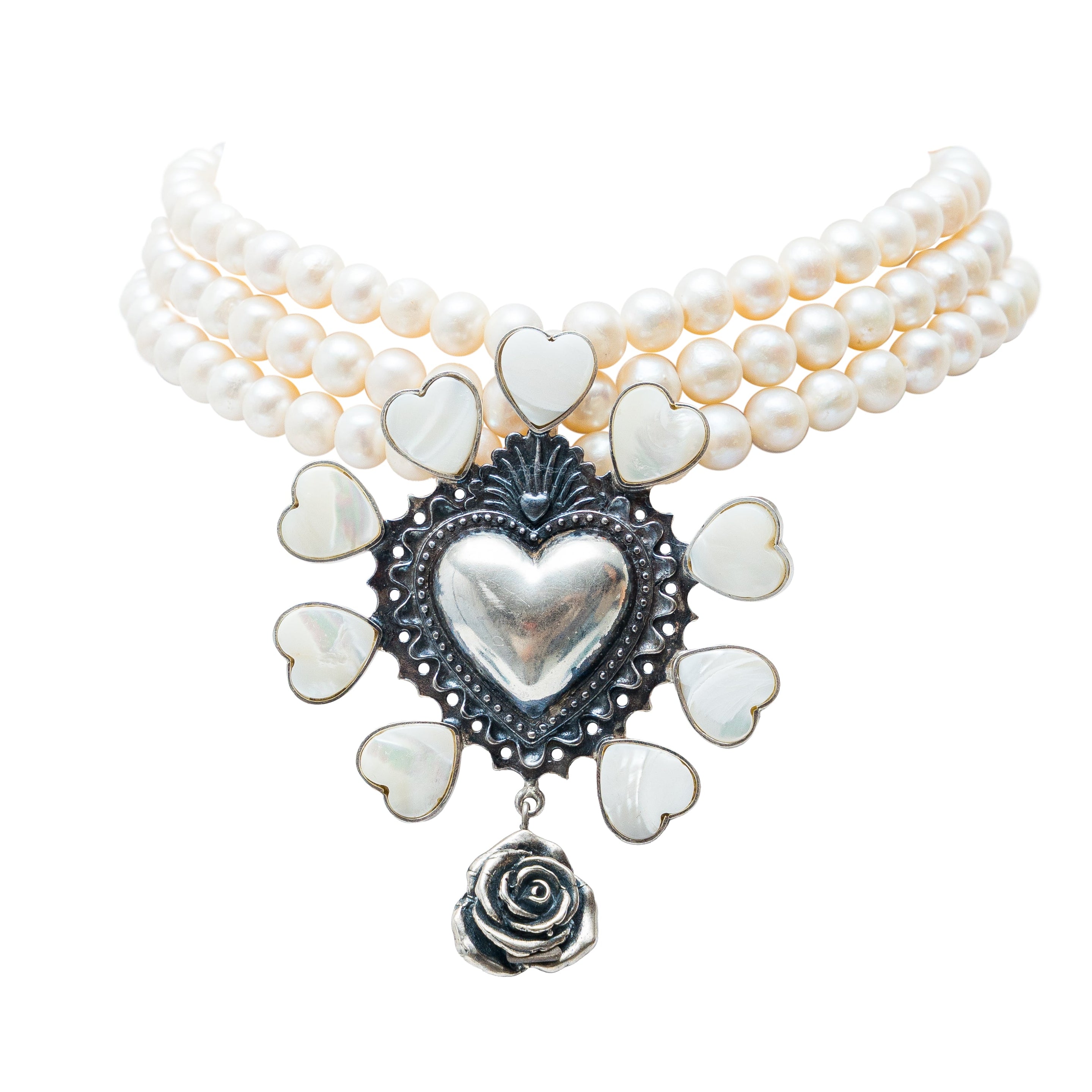 Choker Rodeada de Amor, joya de plata .925, con perla y concha – Gabriela Sánchez
