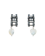Aretes Silla Primavera, joya de plata .925, con concha – Gabriela Sánchez