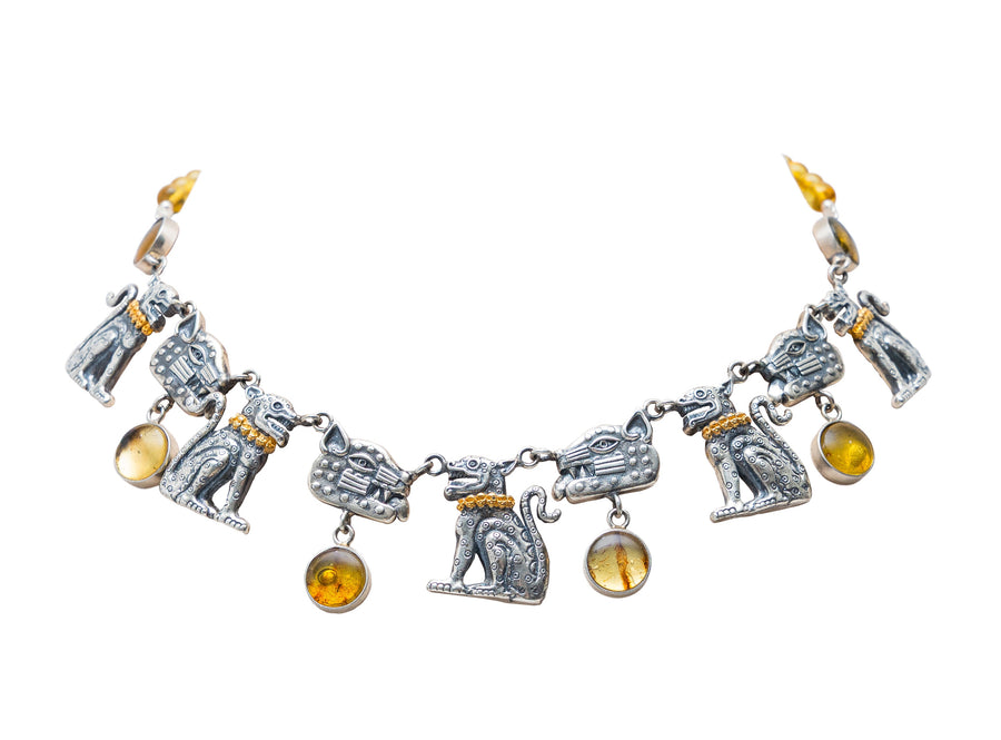 Gargantilla Guerrero Jaguar Dorado, joya de plata .925, con ámbar – Gabriela Sánchez (vista 2)