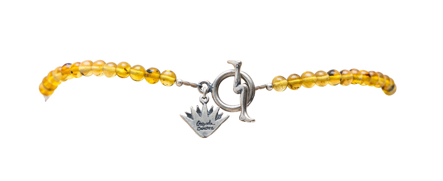 Gargantilla Guerrero Jaguar Dorado, joya de plata .925, con ámbar – Gabriela Sánchez (vista 4)