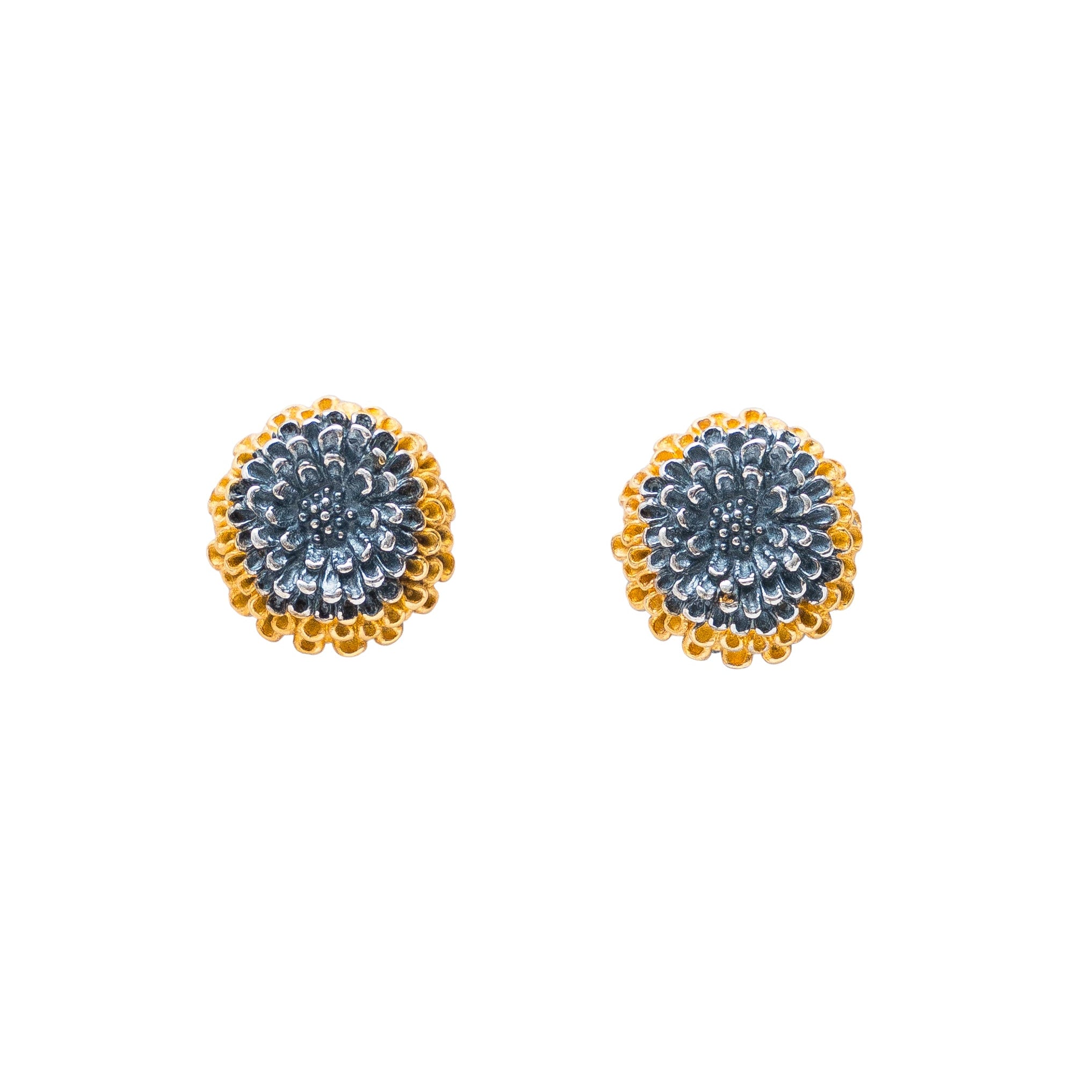 Aretes Cempasúchil Dorado, joya de plata .925 – Gabriela Sánchez