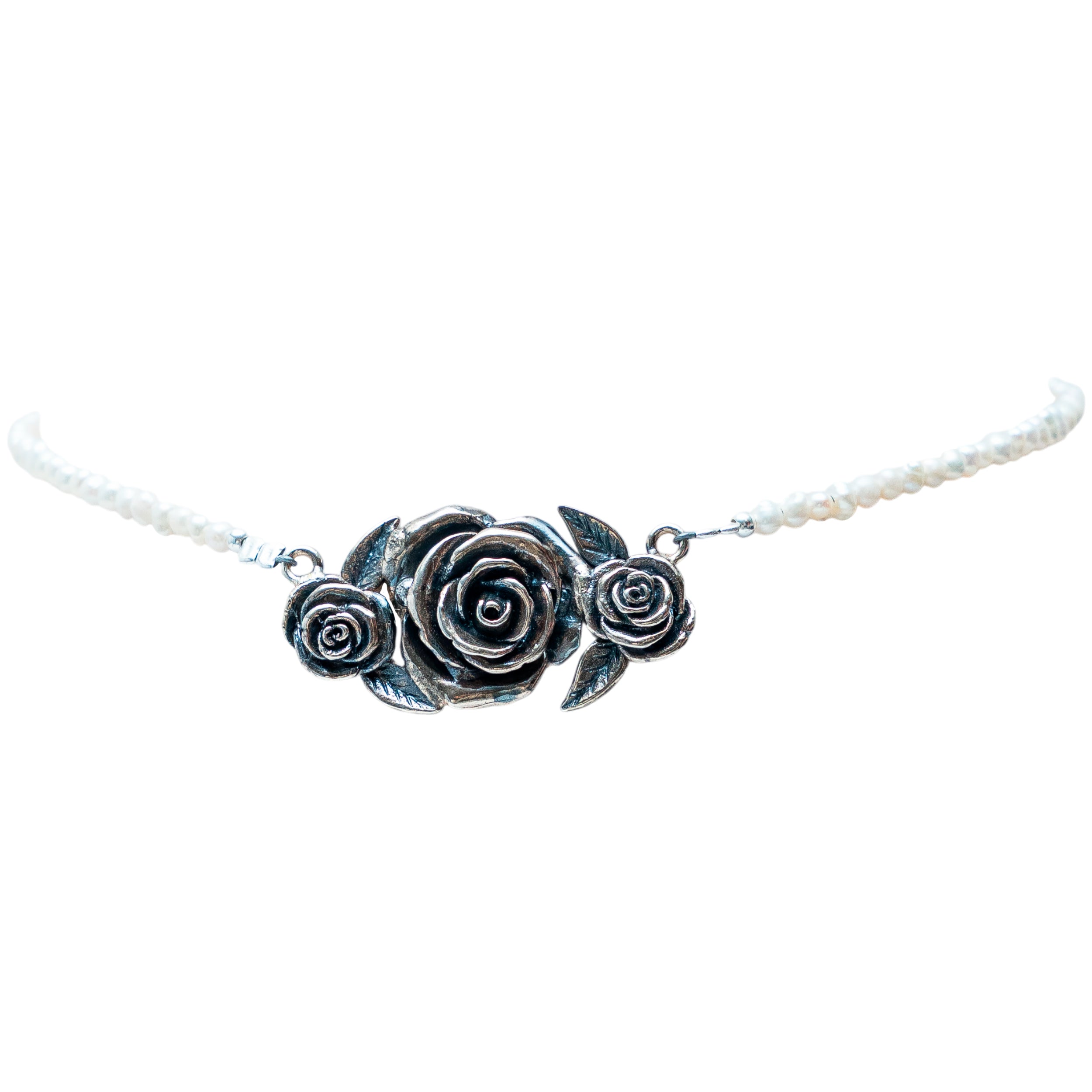 Gargantilla Jardín de Rosas, joya de plata .925, con perla – Gabriela Sánchez