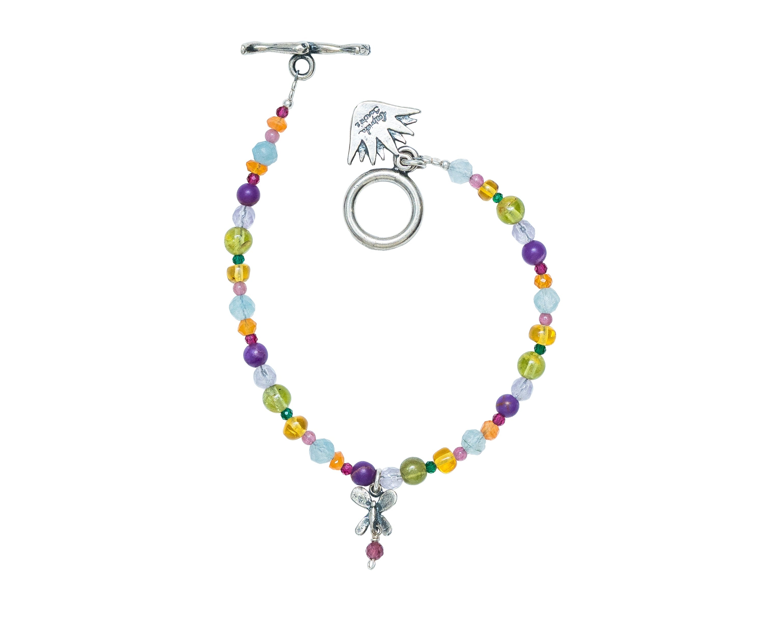 Pulsera con mariposita 4 alas, joya de plata .925, con amatista y rubí – Gabriela Sánchez