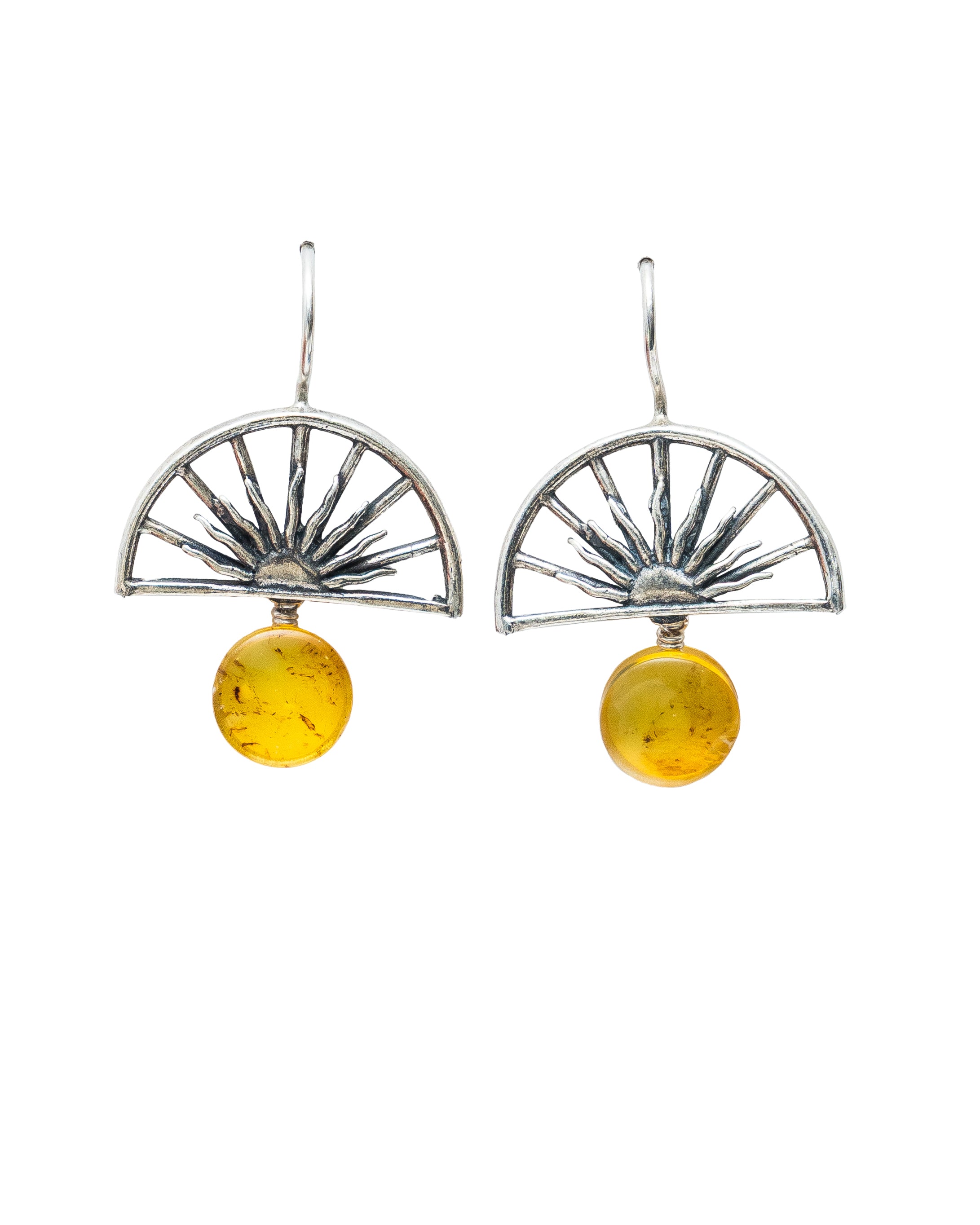 Aretes Rayito de Sol, joya de plata .925, con ámbar – Gabriela Sánchez
