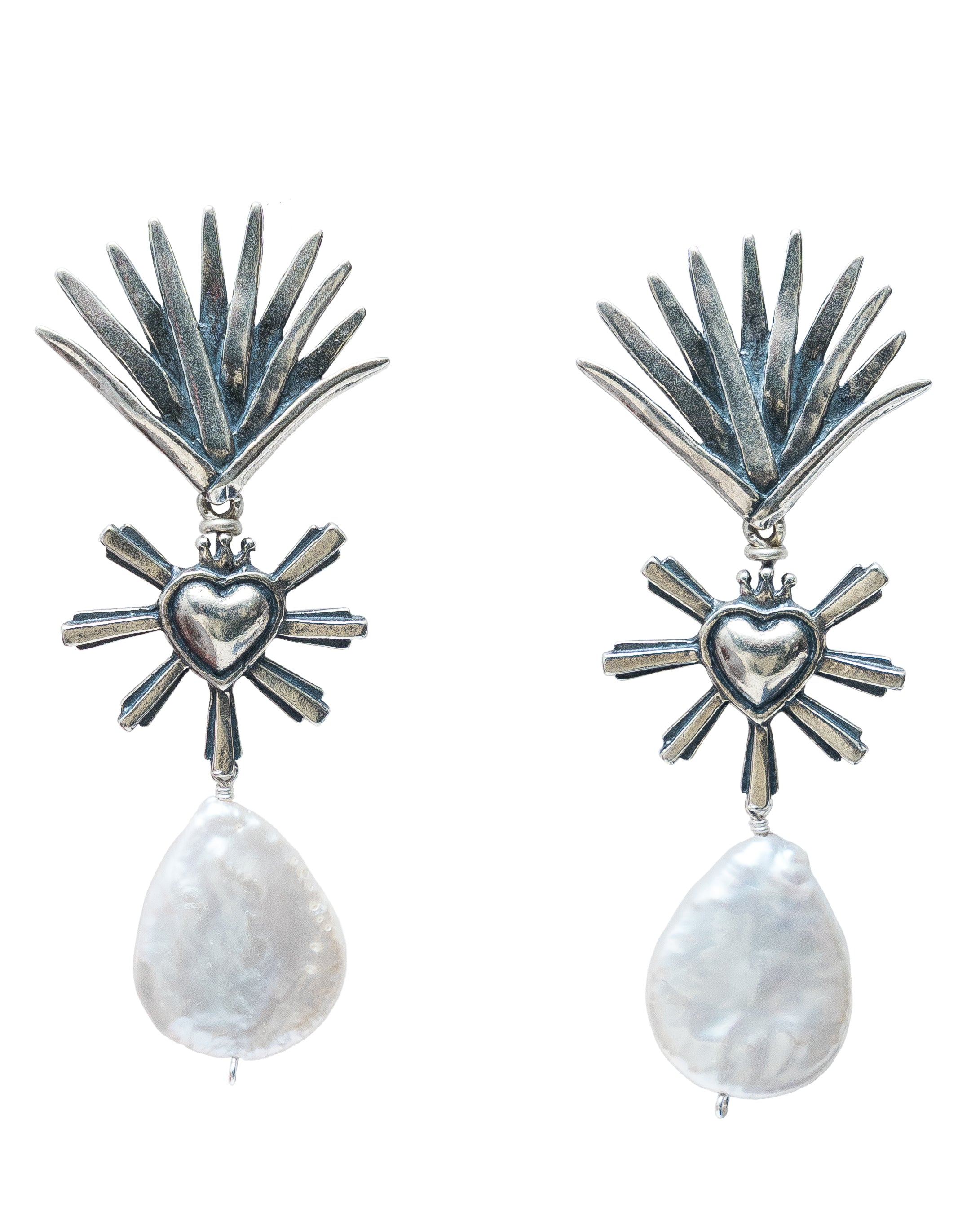 Aretes Ternura del Desierto, joya de plata .925, con perla – Gabriela Sánchez