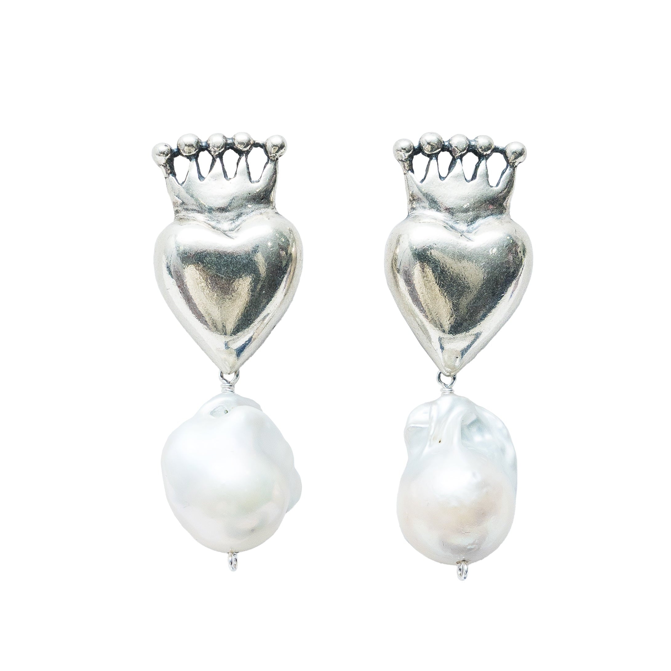Aretes Corazón Corona Perla Barroca, joya de plata .925 – Gabriela Sánchez