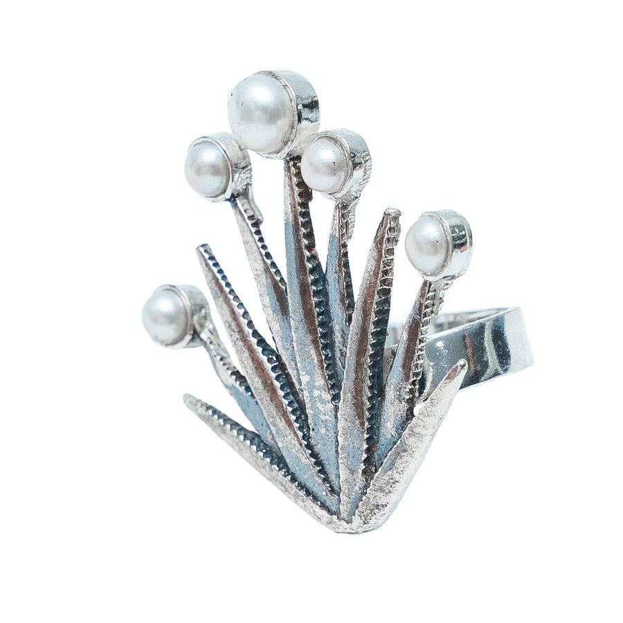 Anillo Raíces del Tiempo, joya de plata .925, con perla – Gabriela Sánchez