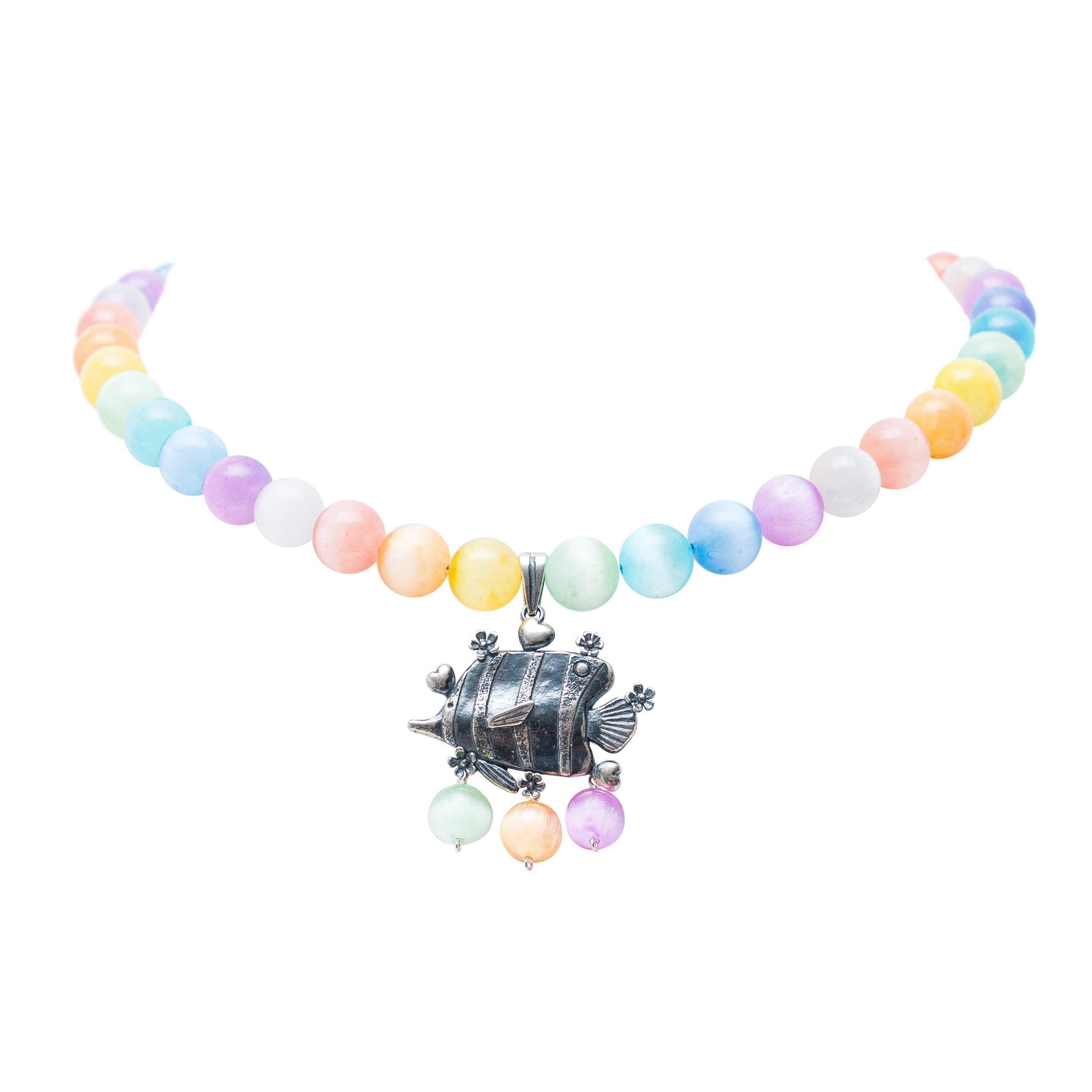 Collar Pez Encanto, joya de plata .925, con selenita – Gabriela Sánchez
