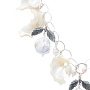 Collar Olas de Plata, joya de plata .925, con perla y centro de caracol – Gabriela Sánchez (vista 5)