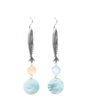 Aretes Brinco al Charco, joya de plata .925, con selenita y concha – Gabriela Sánchez