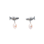 Aretes Pez con Perlita Rosa, joya de plata .925, con perla – Gabriela Sánchez
