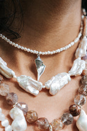 Collar Leyendas, joya de plata .925, con perla y citrina – Gabriela Sánchez (vista 4)