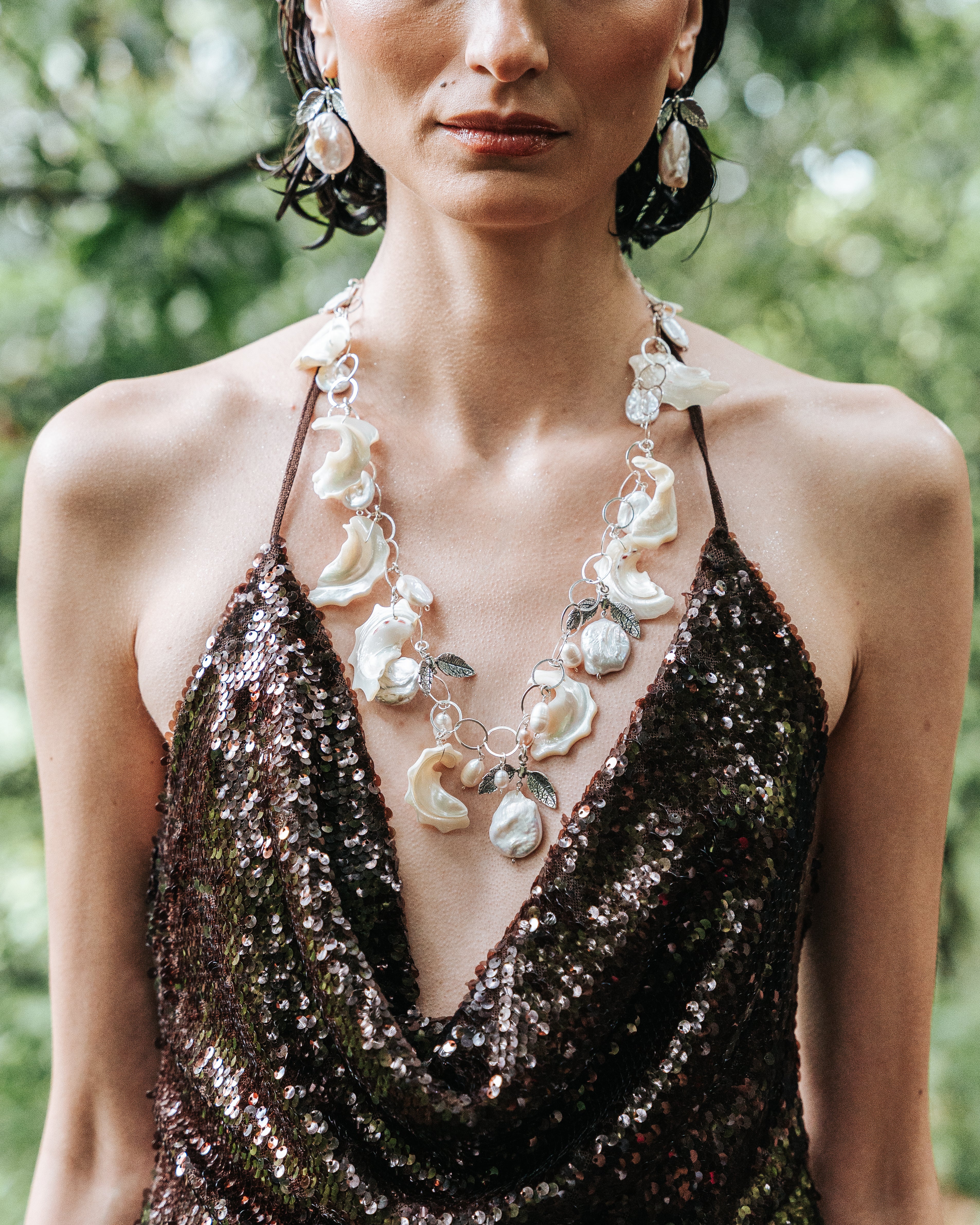 Collar Olas de Plata, joya de plata .925, con perla y centro de caracol – Gabriela Sánchez