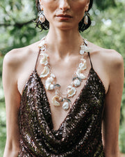 Collar Olas de Plata, joya de plata .925, con perla y centro de caracol – Gabriela Sánchez