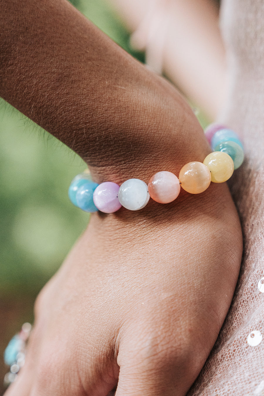 Pulsera Destellos del Mar, joya de plata .925, con selenita – Gabriela Sánchez (vista 2)