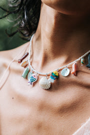 Collar Arrecife Multicolor, joya de plata .925, con perla y resina – Gabriela Sánchez (vista 4)