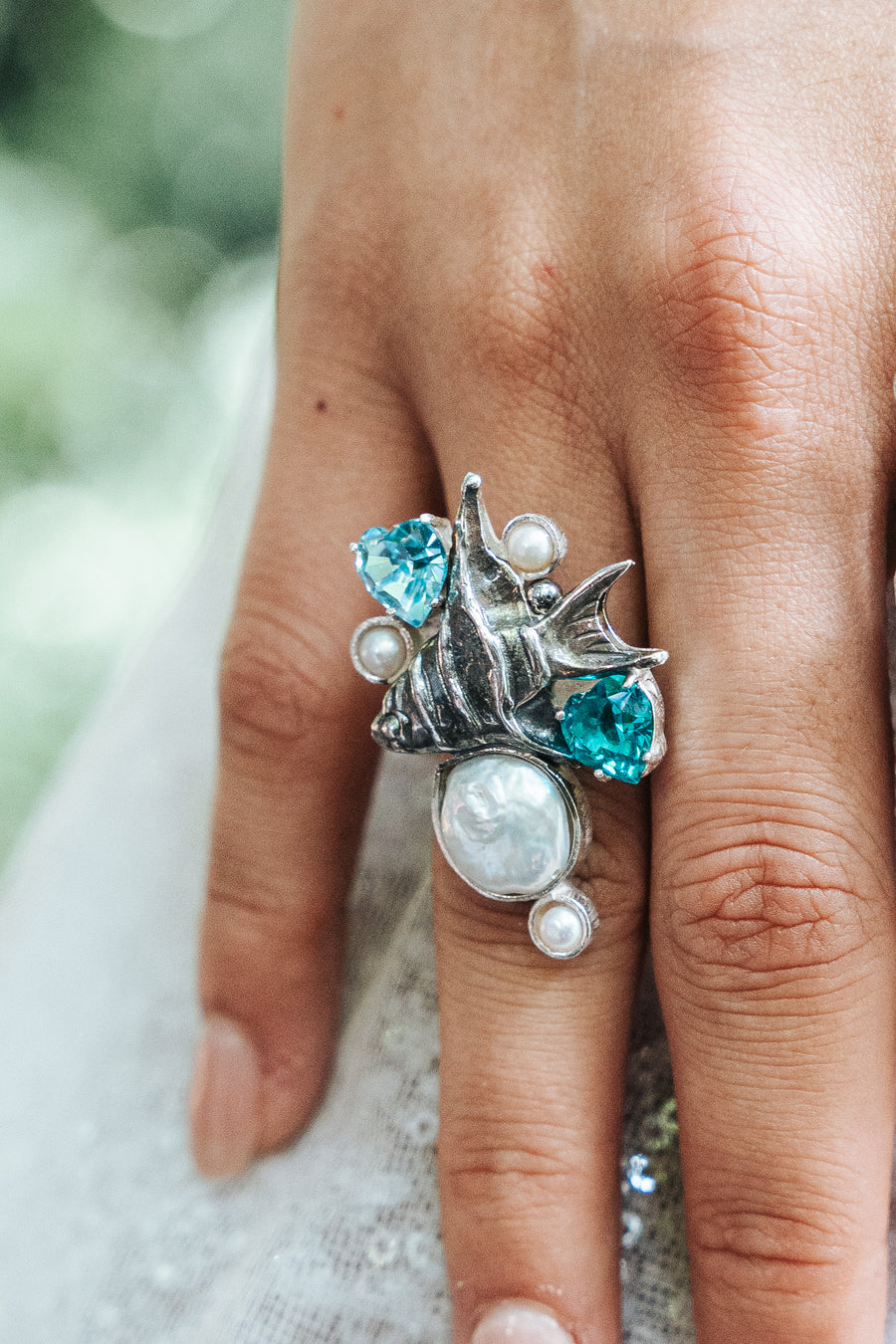 Anillo Arrecife, joya de plata .925, con cristal Swarovski y perla – Gabriela Sánchez (vista 2)