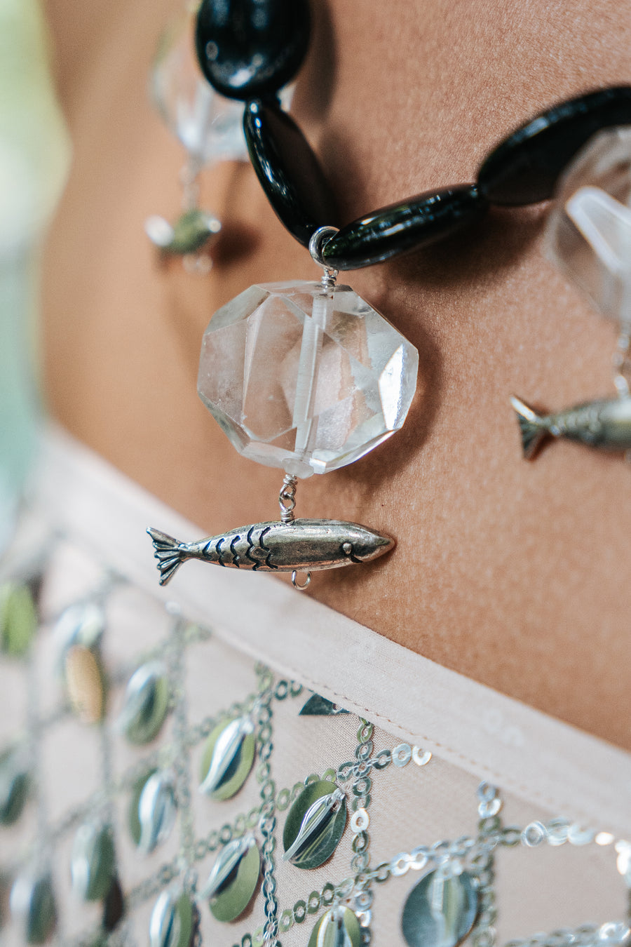 Collar Entre Piedras del Río, joya de plata .925, con ónix y cuarzo – Gabriela Sánchez (vista 3)