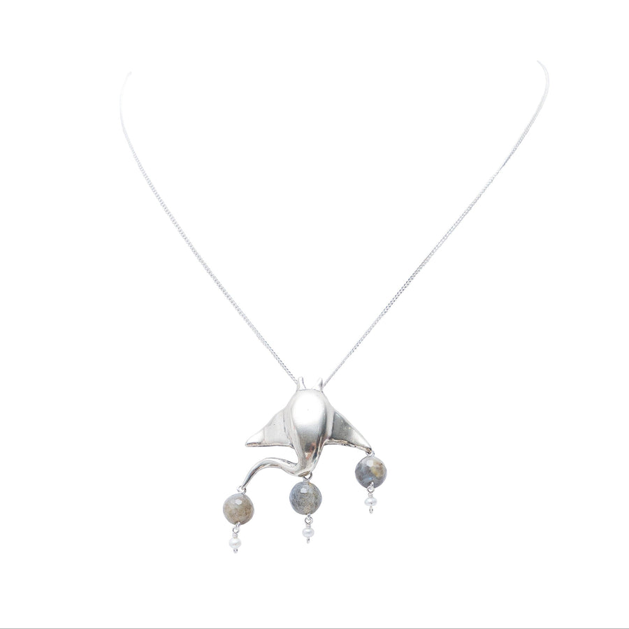 Dije Raya Plateada, joya de plata .925, con labradorita – Gabriela Sánchez (vista 2)