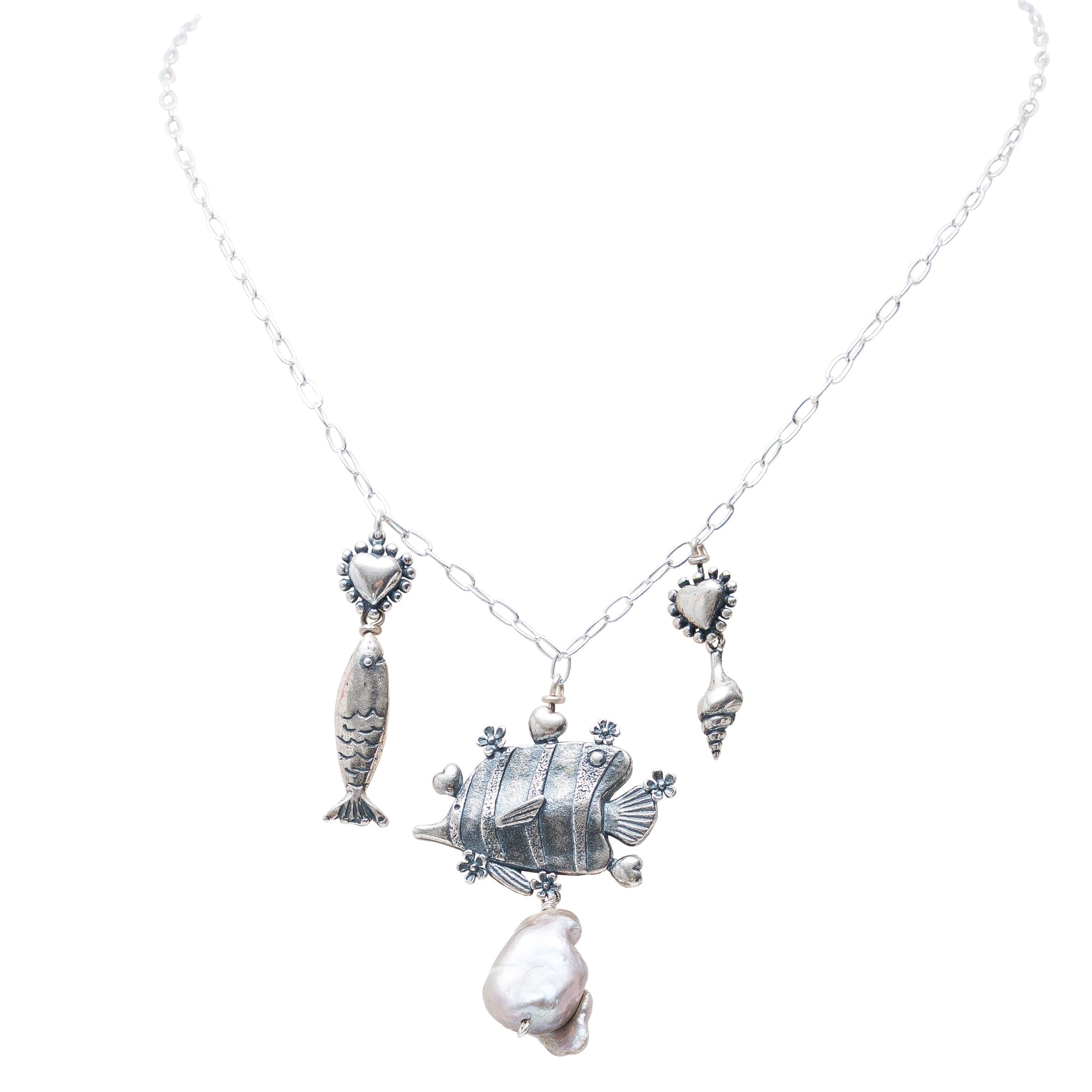 Dije Corazón de Pez, joya de plata .925, con perla – Gabriela Sánchez (vista 2)