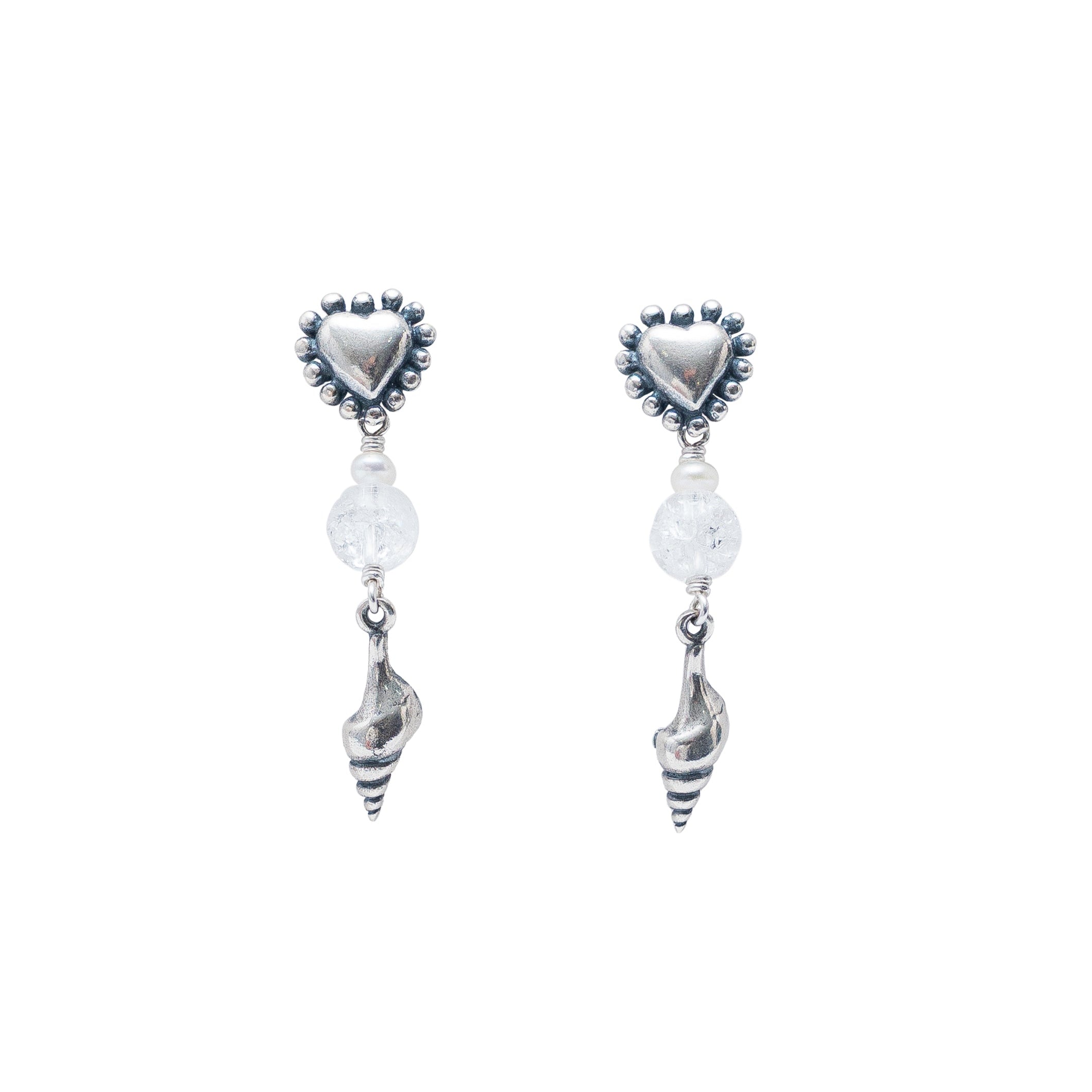 Aretes Encontré tu corazón, joya de plata .925, con perla y cuarzo – Gabriela Sánchez