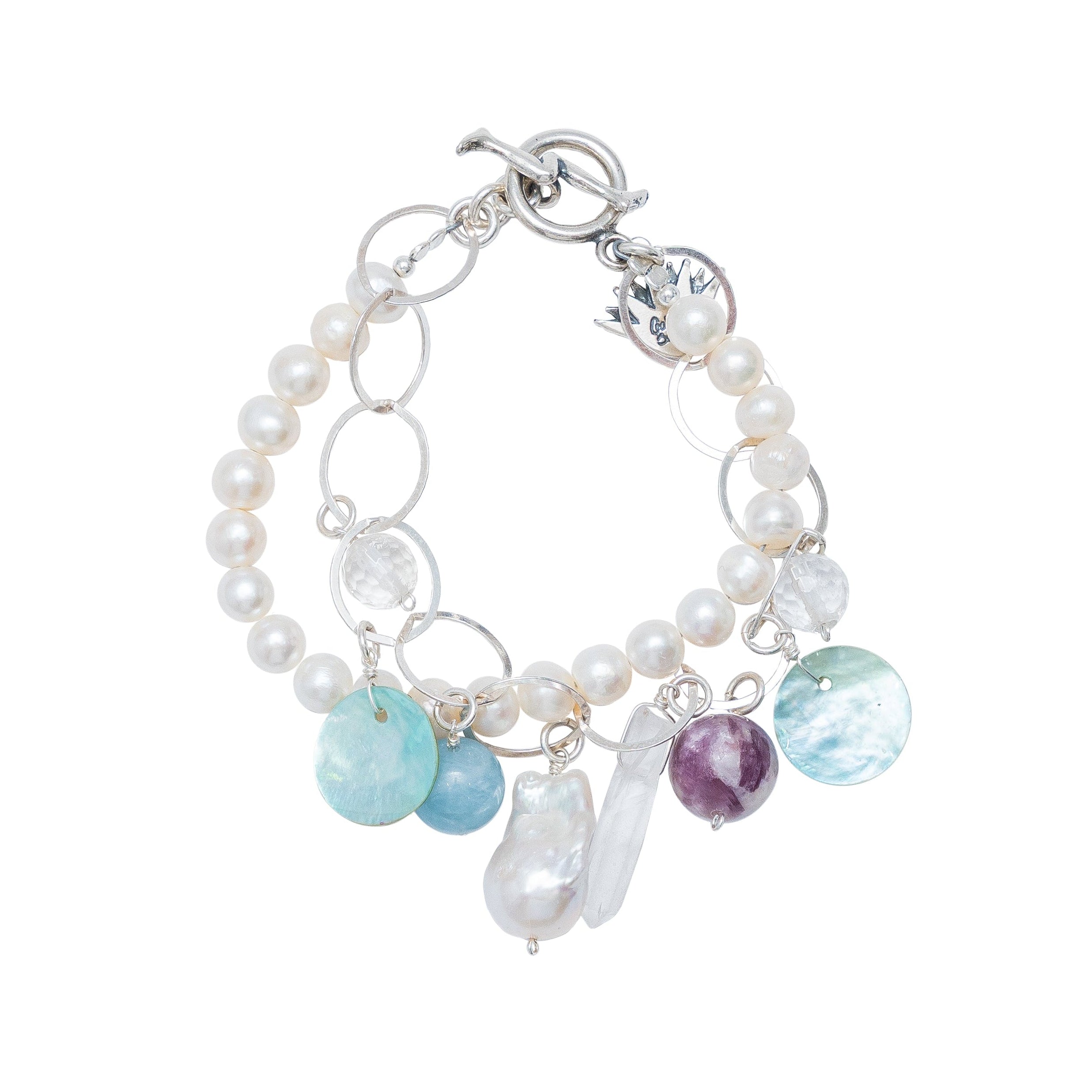 Pulsera Ola, joya de plata .925, con perla y cuarzo – Gabriela Sánchez