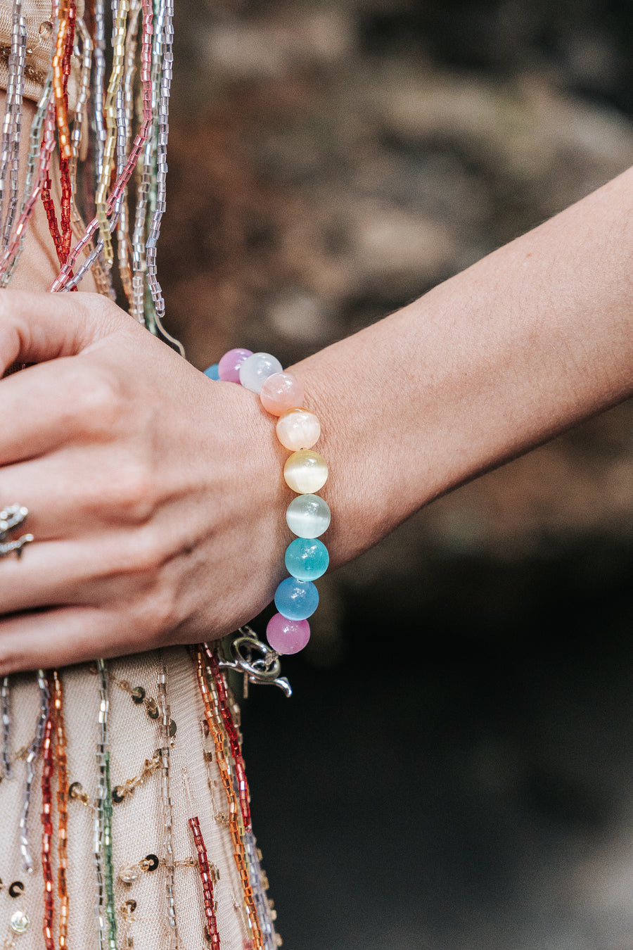 Pulsera Destellos del Mar, joya de plata .925, con selenita – Gabriela Sánchez (vista 5)