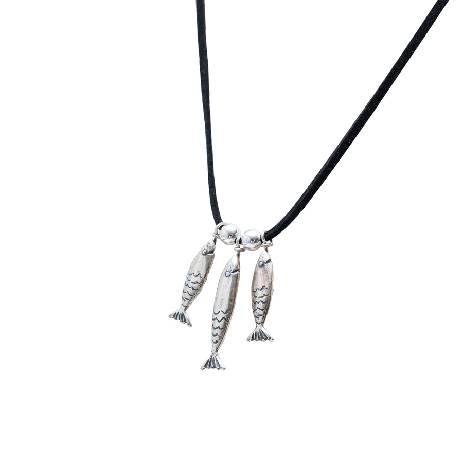 Collar Trío de Peces, joya de plata .925 – Gabriela Sánchez (vista 4)