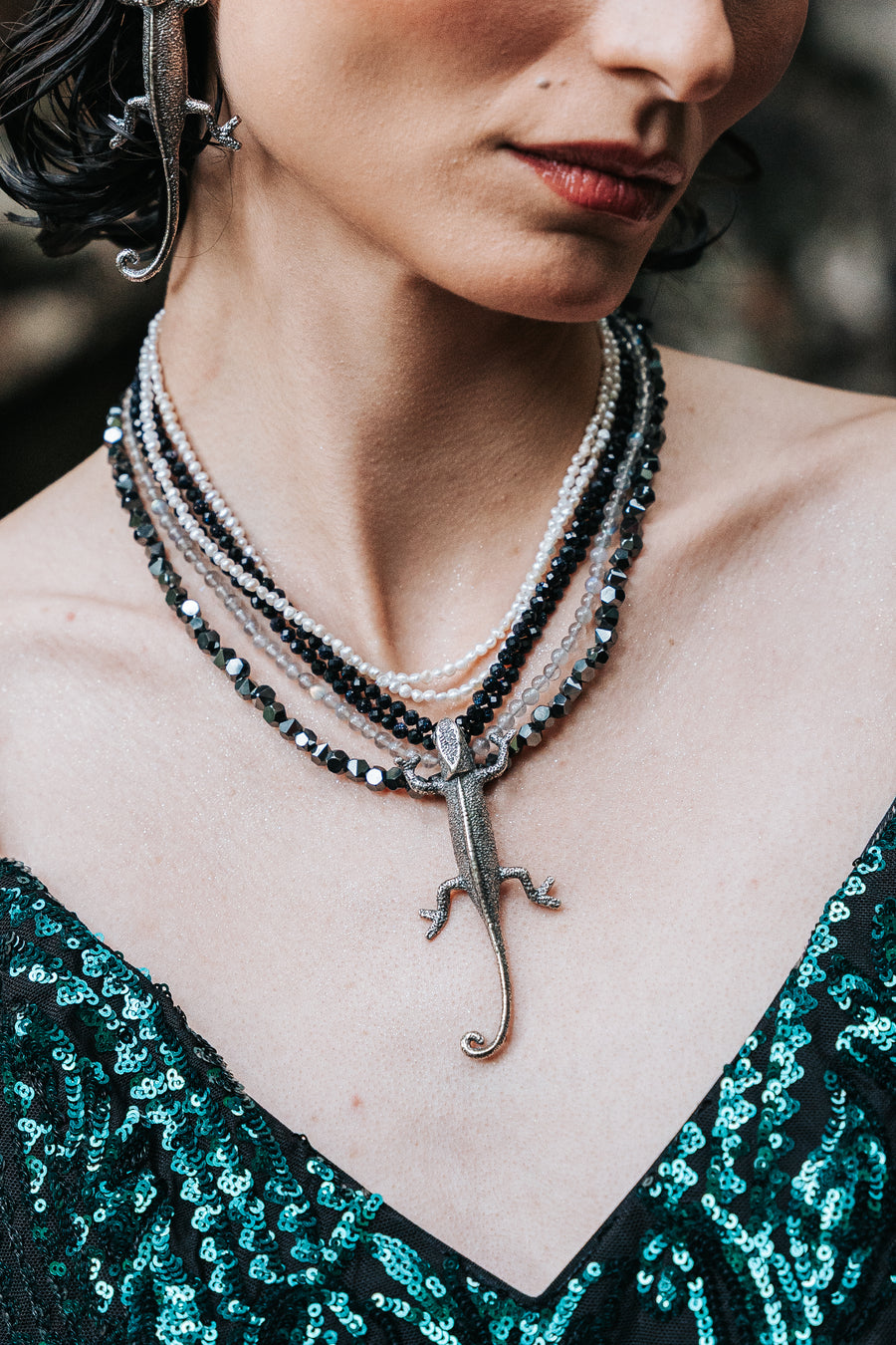 Collar Camaleón de Luna, joya de plata .925, con perla y venturina – Gabriela Sánchez (vista 2)